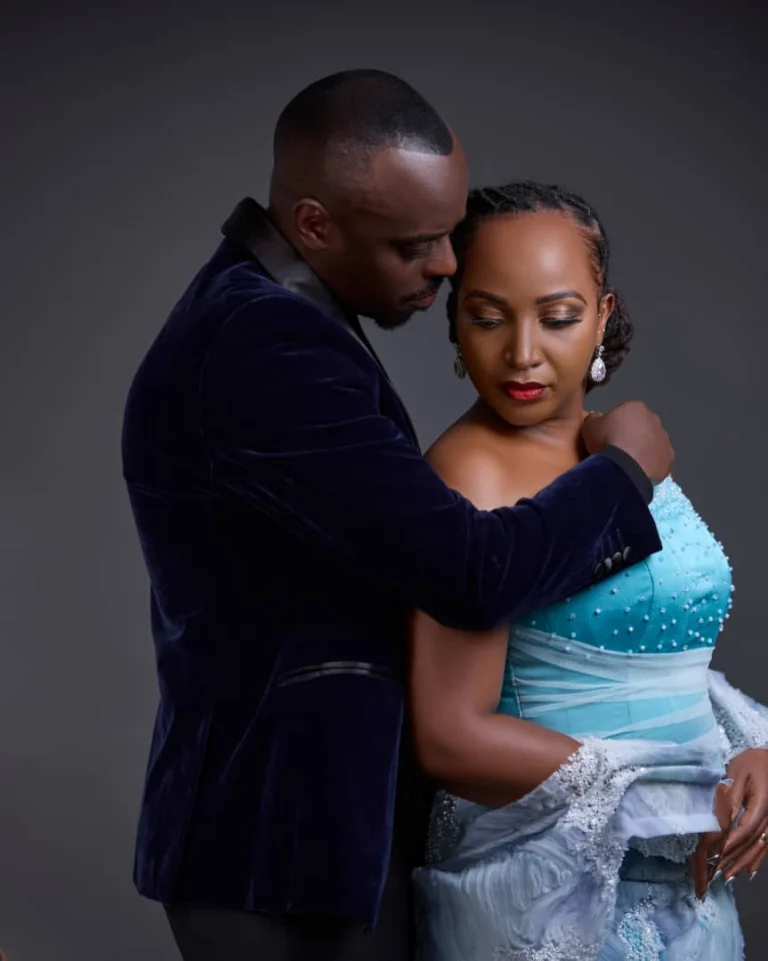couple-close-teal-gown-navy-blazer-linc-and-veve