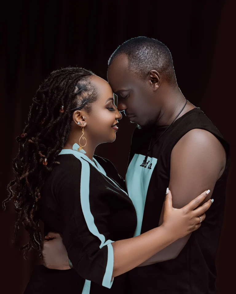 couple-forehead-touch-teal-linc-and-veve