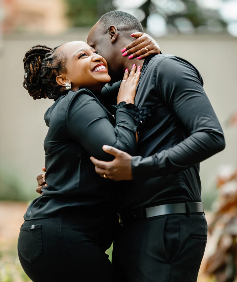 couple-hug-outdoor-linc-and-veve