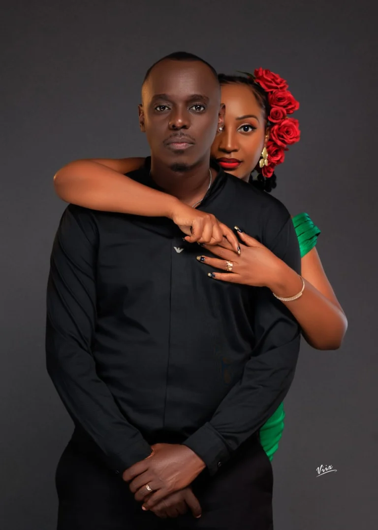 couple-portrait-red-roses-black-outfit-linc-and-veve